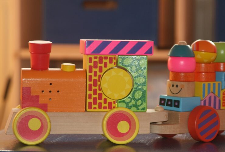 un train en bois pour enfant