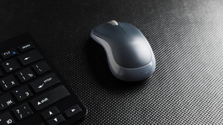 Les avantages des souris sans fil en 2025 : confort et praticité à portée de main